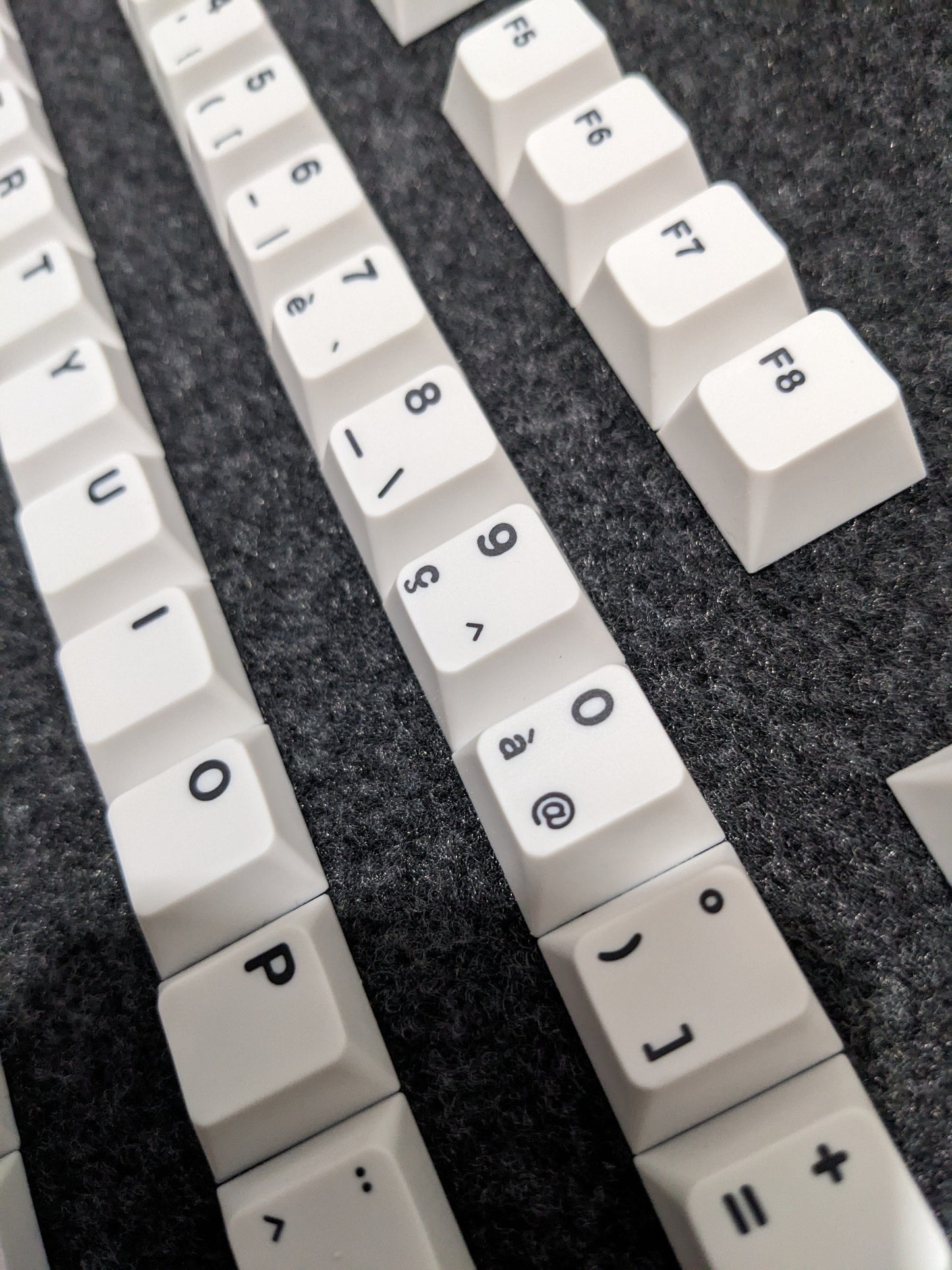 The Teleport Teleport Keycaps (ISO FR - ANSI FR) Full Set White